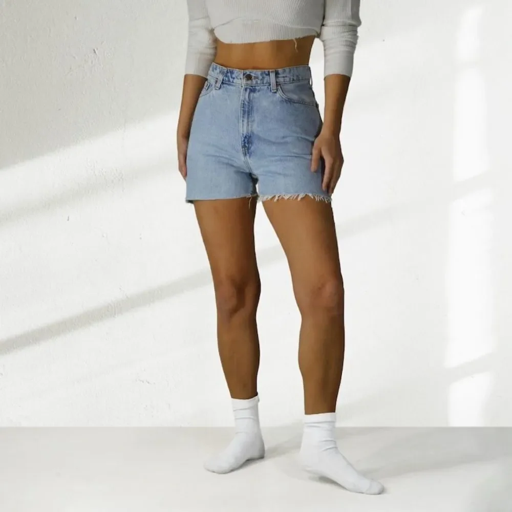 Levis Womens 512 Light Blue Wash Slim Fit Raw Hem Jean Shorts Size 6 Long